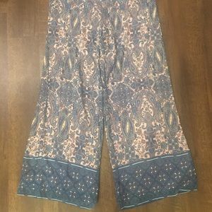 Pretty paisley wide leg pants, super fun colors